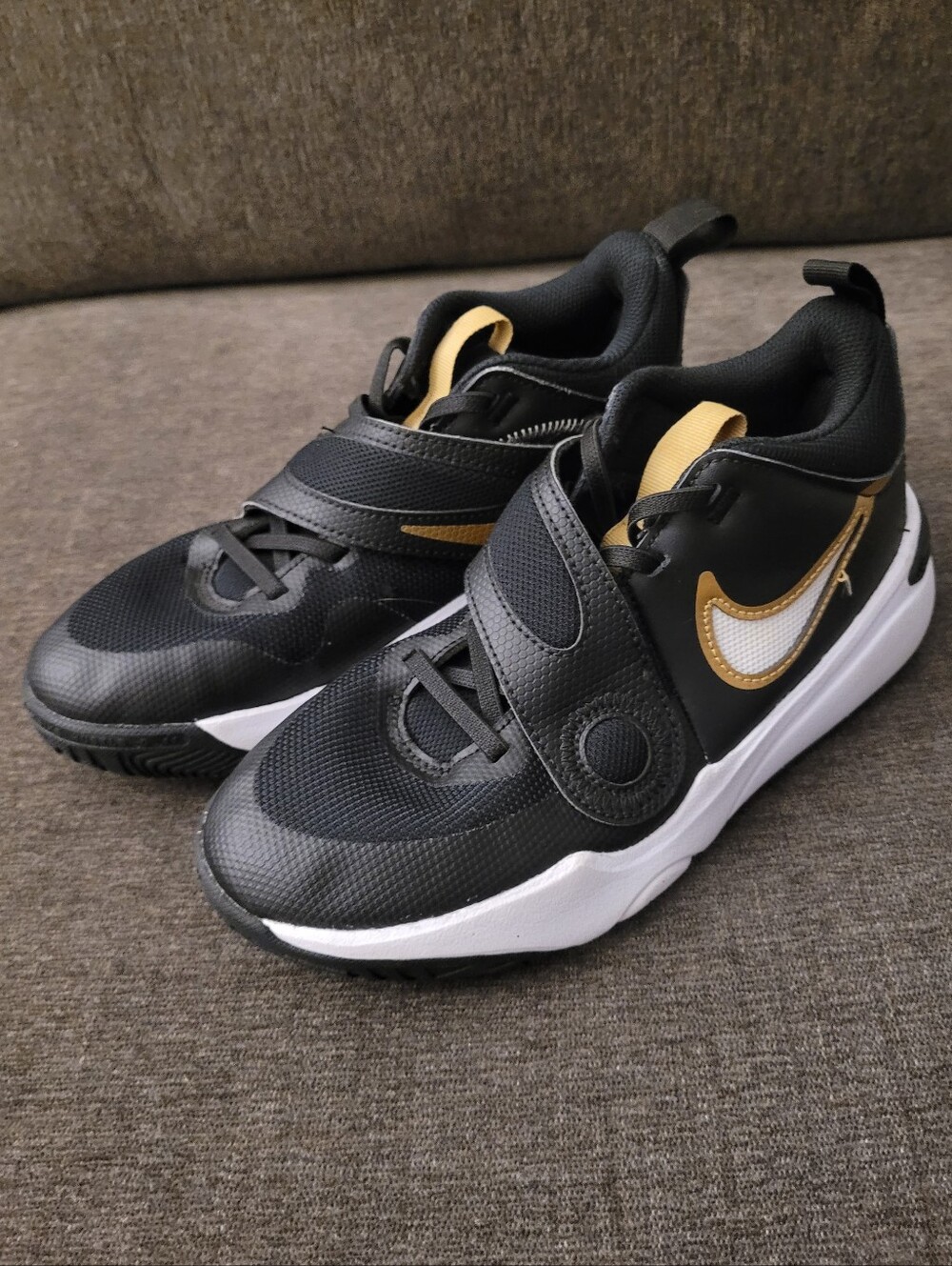 Nike Team Hustle D 11 Youth Shoes